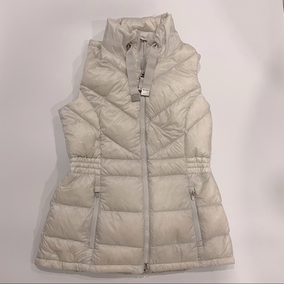 Athleta Banner Peak Down Vest moonlight gray size Medium - Picture 2 of 11